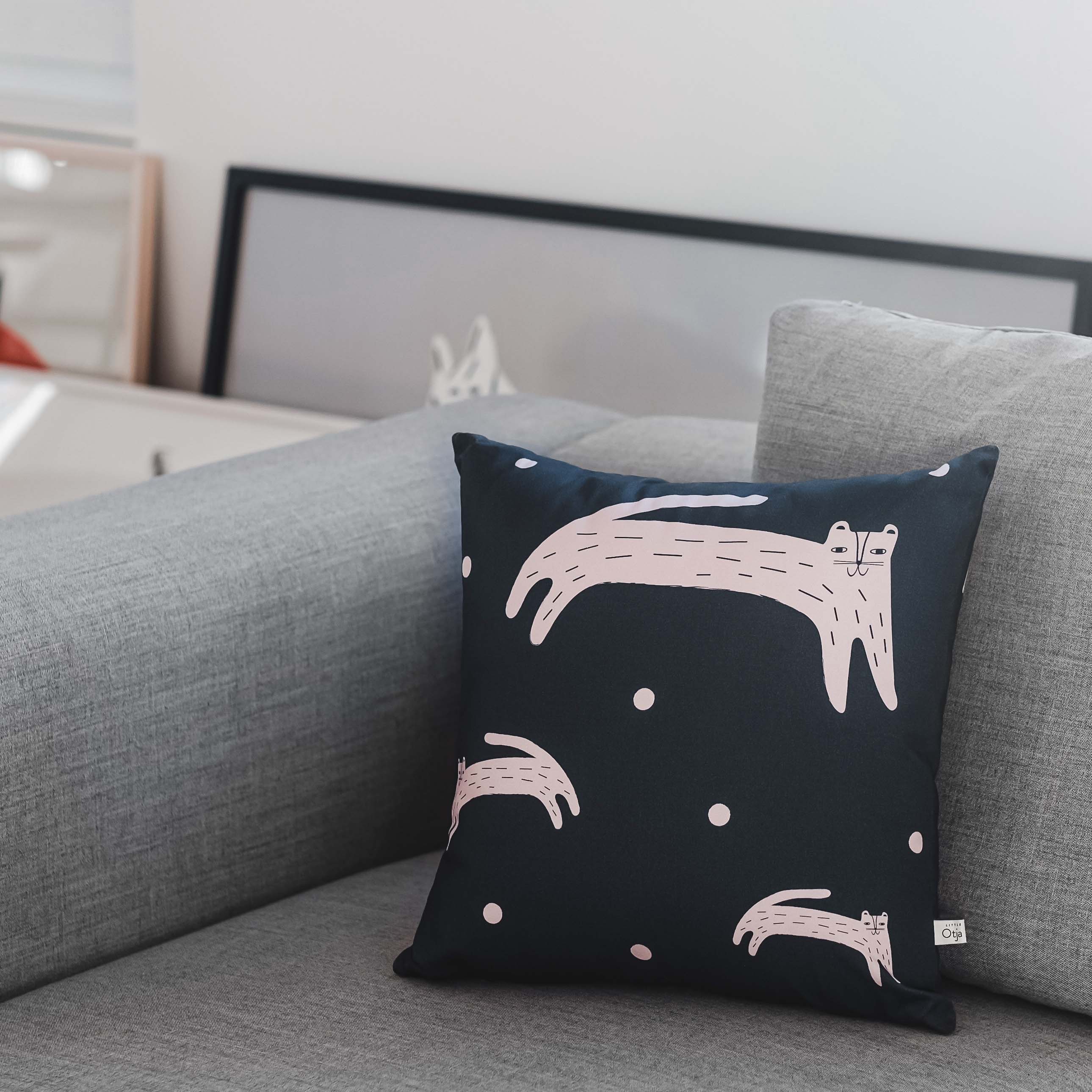 Comfy Cushion — Cats (1928886845482)